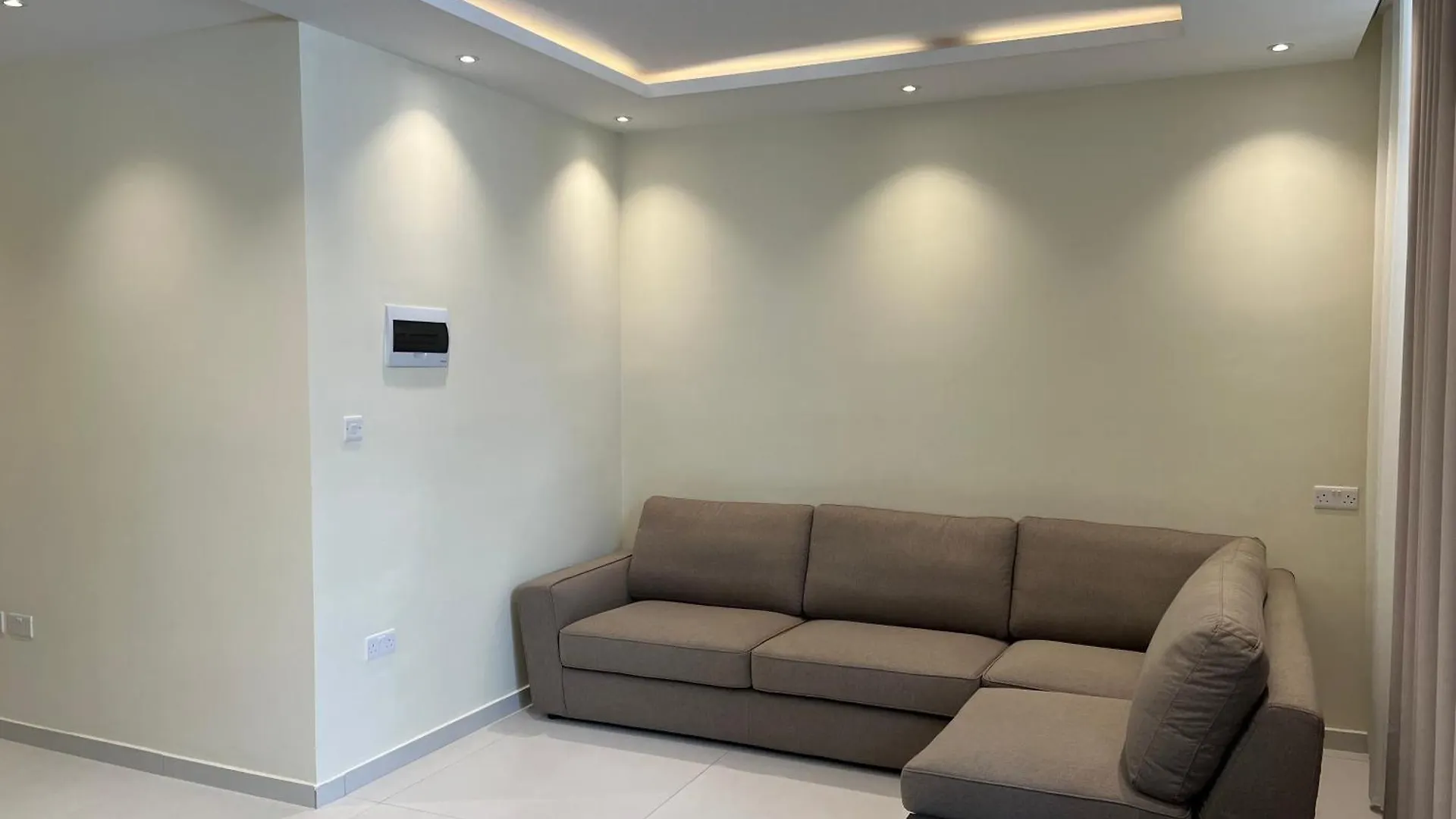Superb 3 Bedroom Apartment In Gzira Promenade
