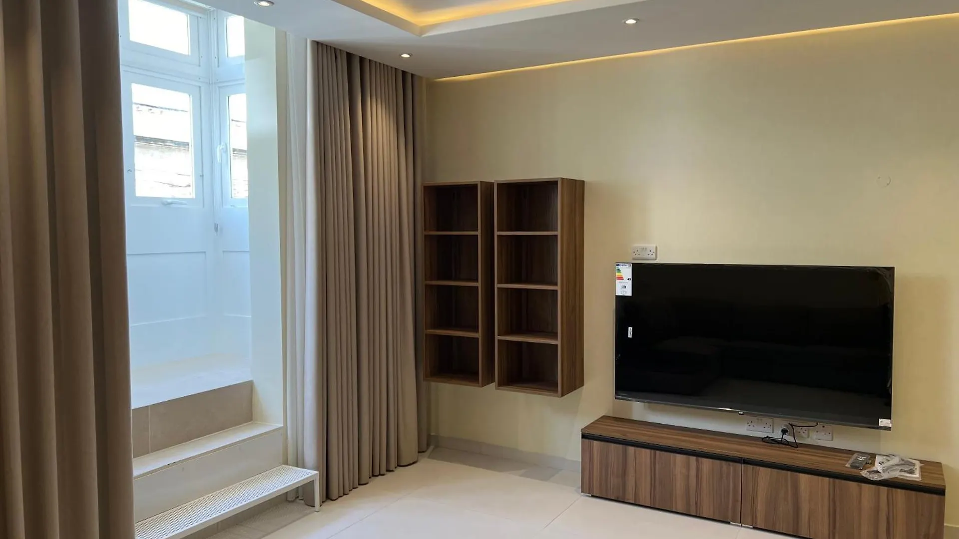 Superb 3 Bedroom Apartment In Gzira Promenade Malta