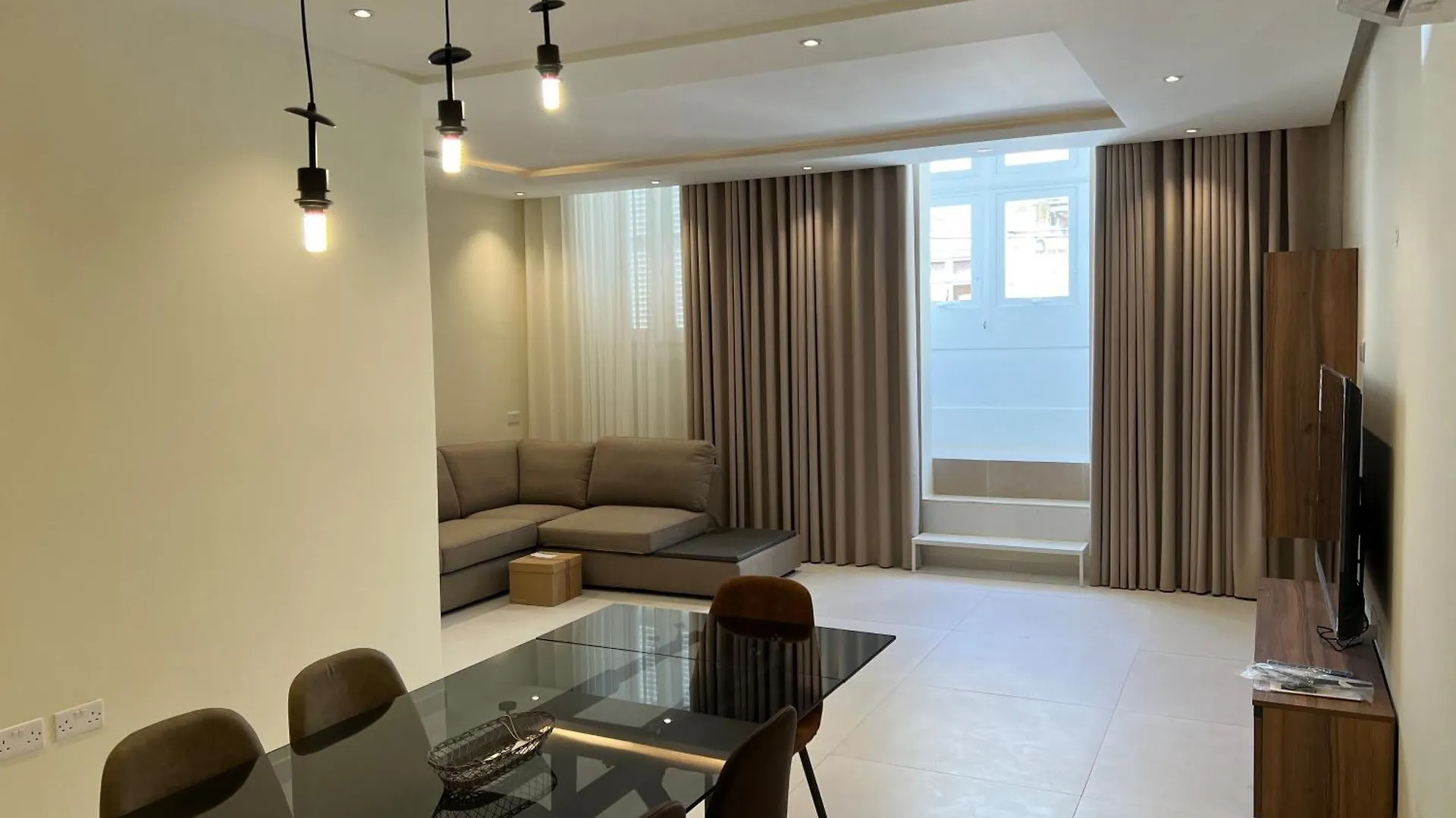 Superb 3 Bedroom Apartment In Gzira Promenade