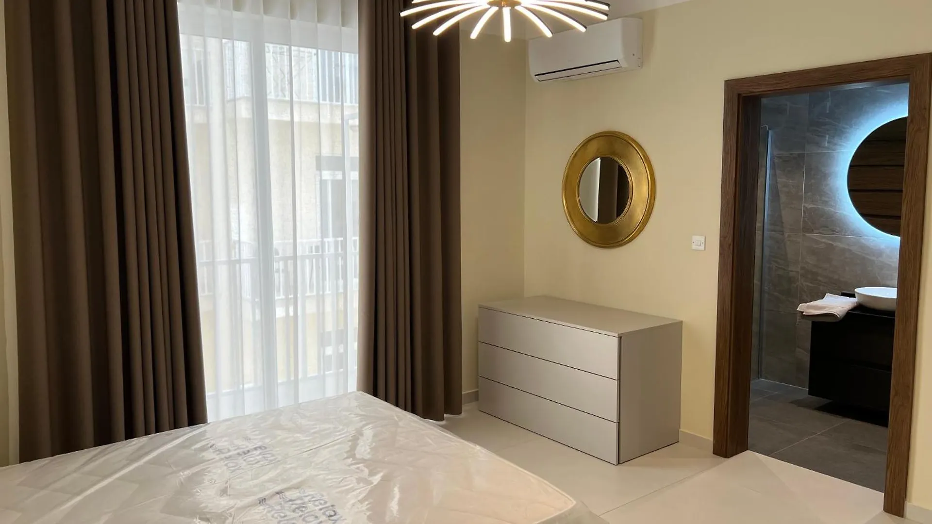 Superb 3 Bedroom Apartment In Gzira Promenade